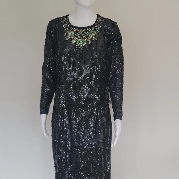 Mac Duggal Black Sequined Column Gown - Picture 4 of 16